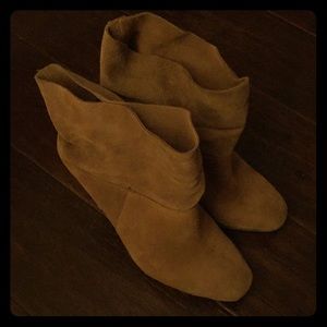 Max Studio - hidden front platform boots